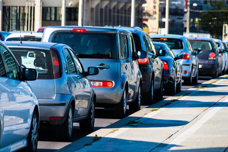 Autostau in der Stadt